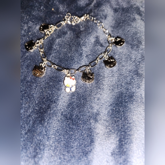 Hello kitty charm bracelet Made by me - Picture 5 of 5